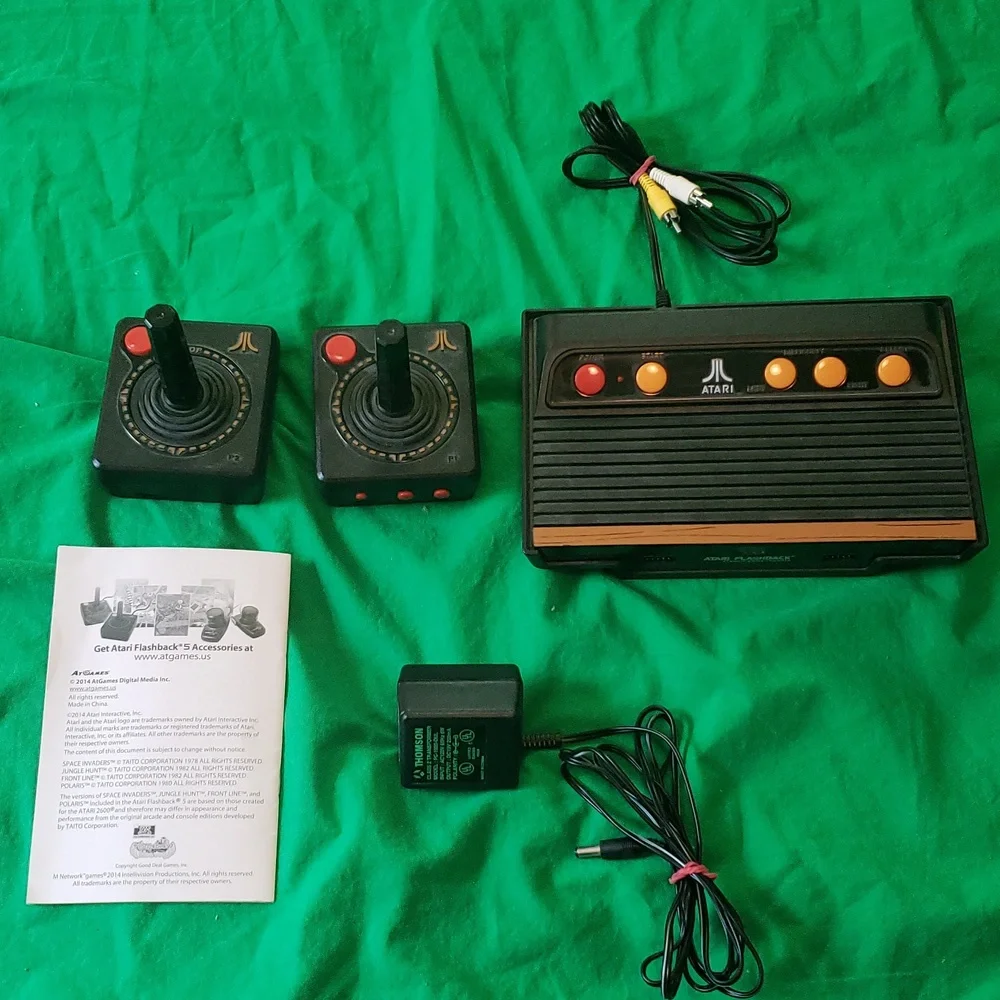 Atari Flashback 5 with Two Controllers Manual Power Cable + AV Cable Not Working